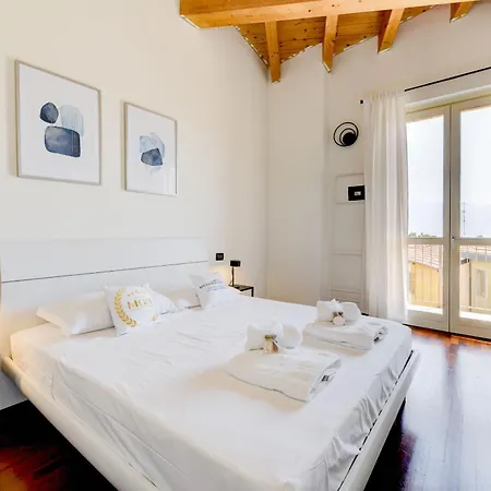 Palazzo Garda - Modern * Тосколано-Мадерно
