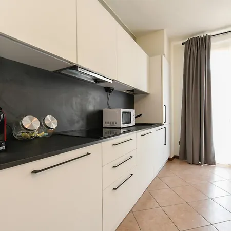 Palazzo Garda - Modern * Тосколано-Мадерно