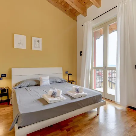 Palazzo Garda - Modern Тосколано-Мадерно