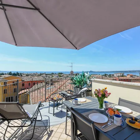 Palazzo Garda - Modern * Тосколано-Мадерно